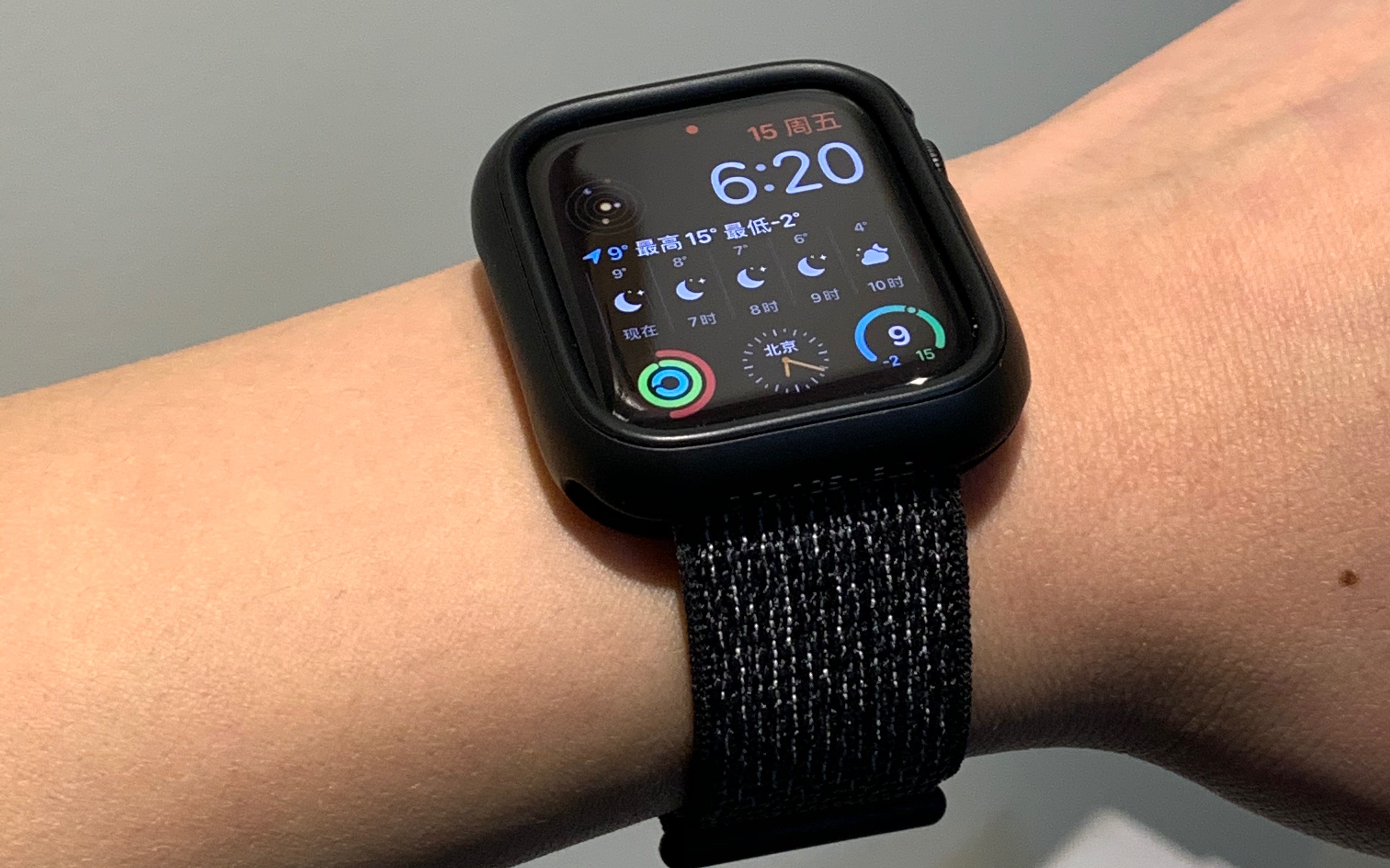 苹果手表耐克版黑白金版(苹果手表耐克版黑白金版有区别吗)-第20张图片-有道翻译官网 苹果手表耐克版黑白金版(苹果手表耐克版黑白金版有区别吗)-第20张图片-有道翻译官网